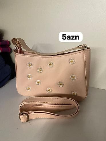 neftçi pfk forma: Zərif dizaynlı çiyin çantası - Rəng: açıq çəhrayı - Üzərində ağ-xırda — 1