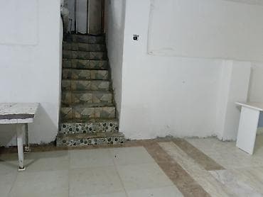 Kommersiya daşınmaz əmlakının satışı: Obyekt: Küçə qapısı olan ayrılıqda yerləşən kiçik kommersiya sahəsi — 10