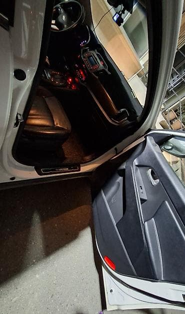 forut satsi: Kia Sportage: 2.4 l | 2013 il Krossover — 7