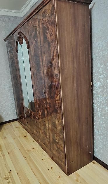 2 el: Yataq otağı mebel dəsti Tərkibi: - 4 qapılı iri paltar şkafı – ortada — 1