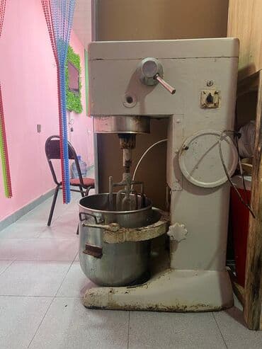 BYD: 40 litrlik sənaye mikseri - Həcm: 40 L - Enerji: 0 faza (təkfazalı) — 1