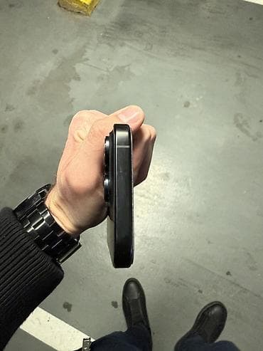 ipone iks: IPhone 16 Pro, 256 GB, Qara — 4