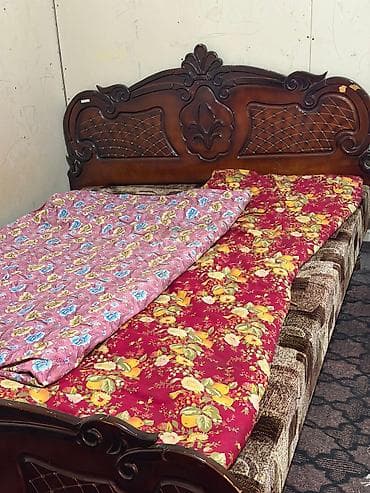 qədimi carpaylar: Klassik üslubda ikinəfərlik taxta çarpayı - Material: Masiv ağacdan — 1