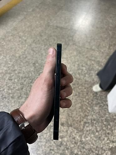 masajor satilir: IPhone 13, 128 GB, Qara, Qırıq — 3