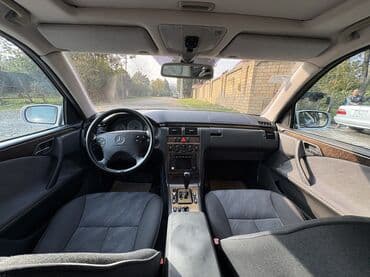 ekskavatör satışı: Mercedes-Benz E 240: 2.4 l | 2000 il Sedan — 5