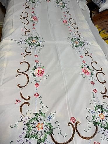 Prastinalar: Məhsul: Naxışlı süfrə/parça örtük - Rəng: Ağ fon üzərində rəngarəng — 2