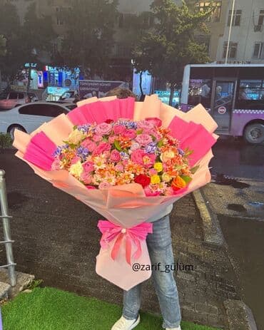 1 qizil gulun qiymeti: Rozalar 2 azn Rəngarəng gül kompozisiyaları və buketlər - Çeşid — 2