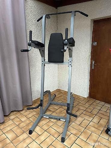 Çoxfunksiyalı turnik–dips–ayaq qaldırma stansiyası - Yuxarı hissədə