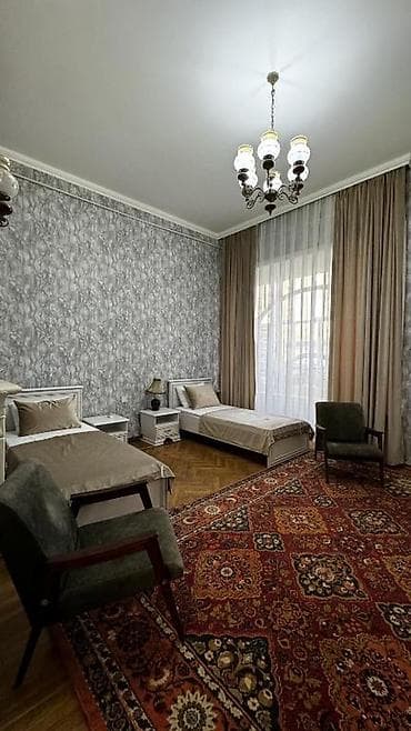 Mərkəzdə yerləşən hazır HOSTEL biznesi satılır. Əsas üstünlüklər: - — 8