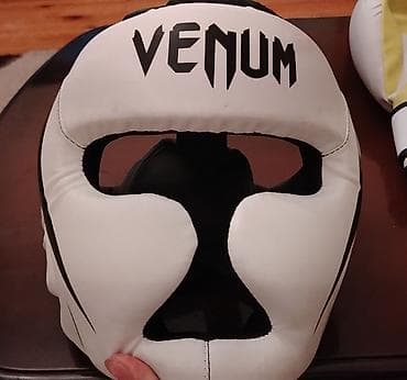 Спорт и отдых: Salam. Venum əlcək və kask satılır. Hər 2si original Tailand malıdır — 2