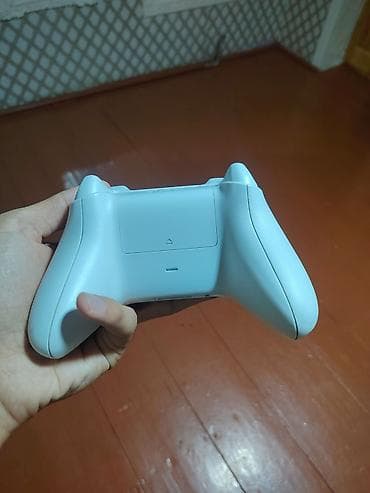 modem ev interneti: Xbox Series S oyun konsolu – xüsusi tematik vinil örtüklə Komplekt: - — 8