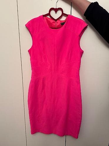 don geyim: Karen Millen paltar
Az geyinilib
42 razmer — 1