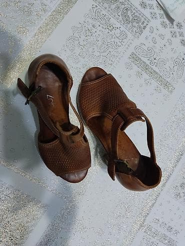 ayaggabı: Qadın ayaqqabıları dəsti 1) Qəhvəyi açıq burunlu sandalet - Material — 1