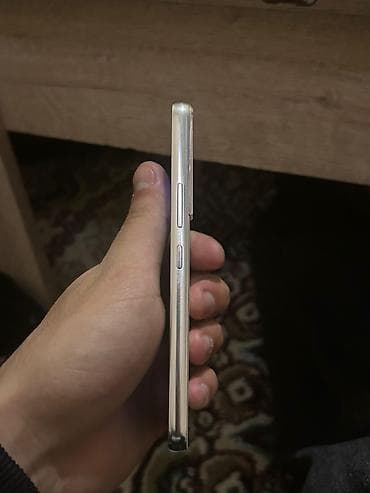 kamera ptz: SAMSUNG S22 128/8 - Tam ekranlı, nazik çərçivəli dizayn - Ön — 3