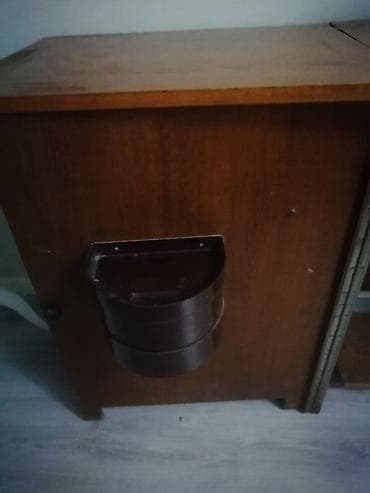 Ventilyatorlar: Ayaq pedallı tikiş maşını və qatlanan şkaf stol komplekti — 3