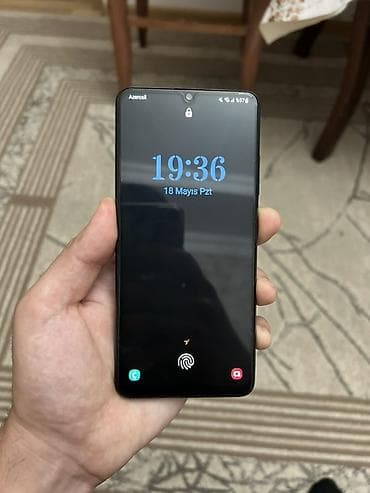 iphone 11 32 gb: Samsung Galaxy A32, rəng - Qara, Barmaq izi — 1