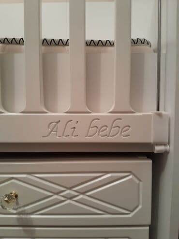 ikinci əl uşaq carpayısı: Oğlan və qız üçün, İşlənmiş, Beşik, Matras ilə, Yellənmə mexanizm ilə — 5