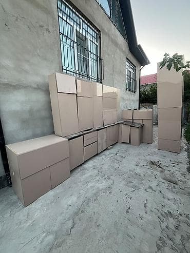 3 mətəbəli mətbəx mebeli (uqlavoy). Hərşey işləkdir. Az işlənib — 3