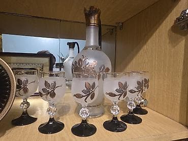 demir qapi bezekleri: Şüşə likyor dəsti - Tərkib: 1 ədəd qrafin və 6 ədəd badə - Material — 2