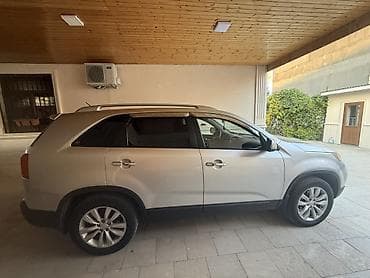 kia optima arxa bufer: Kia Sorento: 2.2 l | 2009 il Krossover — 4