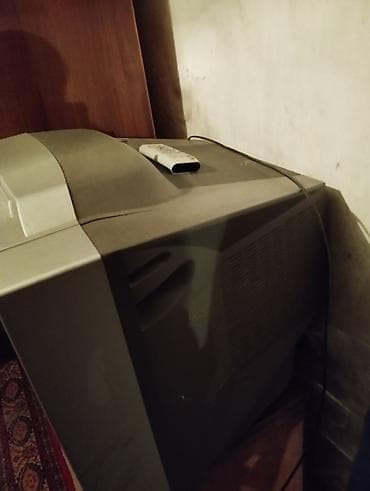 Samsung kineskop televizor - Ekran: təxmini 28–32 düym (4:3 nisbəti) — 3