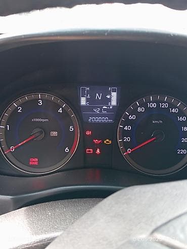 hundai disk: Hyundai Accent sedan - Kuzov: 4 qapılı sedan, boz rəng - Mühərrik — 3