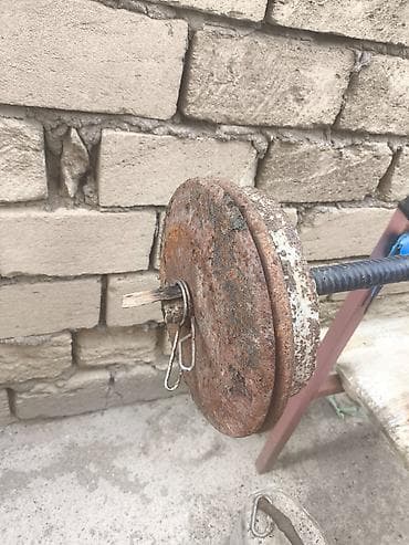 ştanq daşları: Jim leja skamyasi ve ustunde 75kilo stanq. Stanqin cekisi 45 kilodur — 5