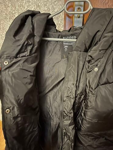 qış üçün sintepon qadın gödəkçələri: Puxovik kurtka, Stradivarius, XS — 2