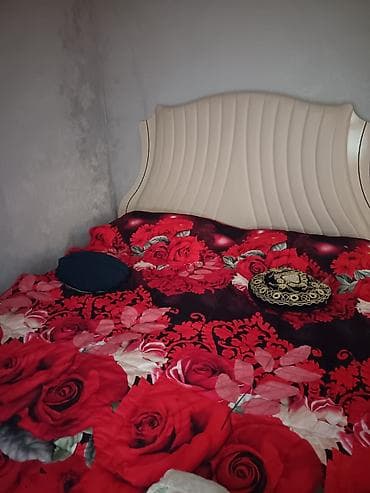 termo ucuz: Taxt yaxşı vəziyyətdədi evde dolabda var termoda olarda satılır — 1