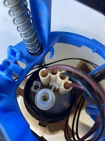 ручной насос: "Mercedes W212" benzin nasos və filteri Şəhər: Bakı Elanın növü — 7