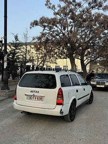 mercedes maşın: Opel Astra: 1.8 l | 1998 il 434700 km Universal — 3