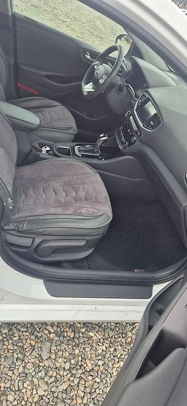 nissan 350z satilir: Hyundai Ioniq Hybrid – ağ rəngli, 5 qapılı liftbek. Texniki — 7