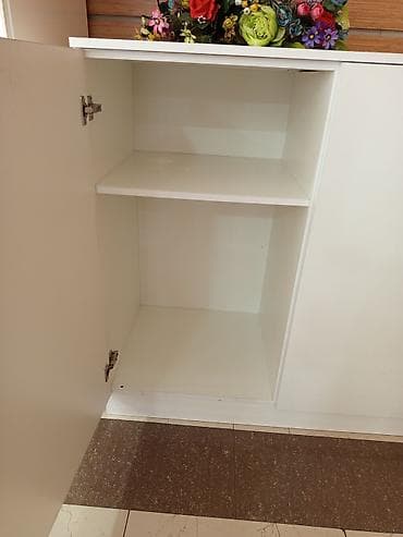 skafi: Ağ rəngli dörd qapılı saxlama dolabı - Minimalist dizayn, hamar ağ — 3