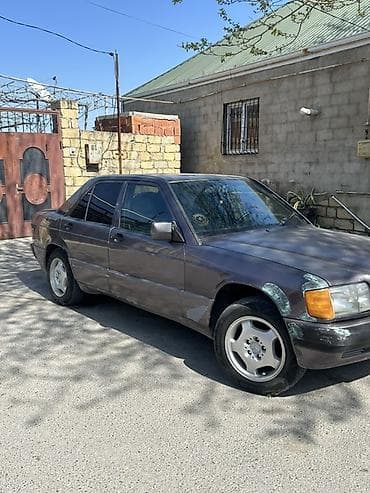 mercedes alan adam: Mercedes-Benz 190 (W201): 2 l | 1991 il Sedan — 3