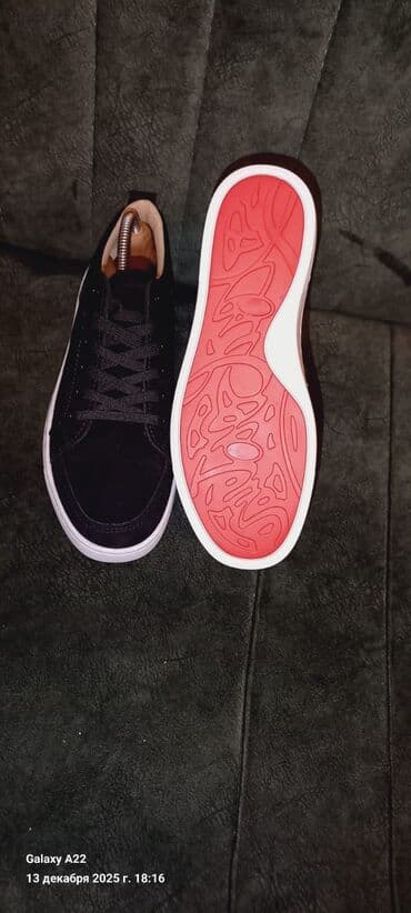 yay qadın krossovkaları: Ölçü: 42, rəng - Qara, Yeni — 1