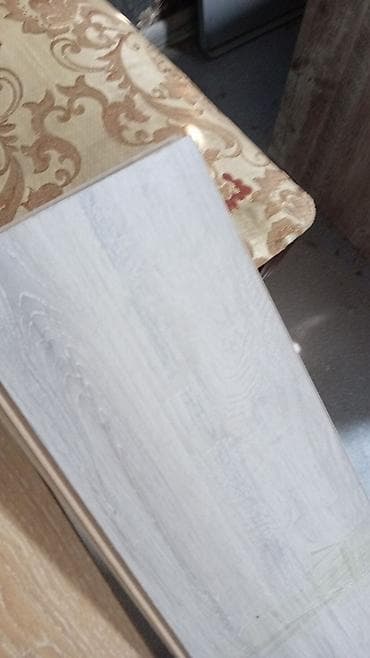 laminat pol: Laminat döşəmə taxtaları - Taxta teksturalı dekor: açıq palıd və — 4