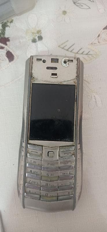 Klassik düyməli mobil telefon – Vertu tərzində metal gövdə