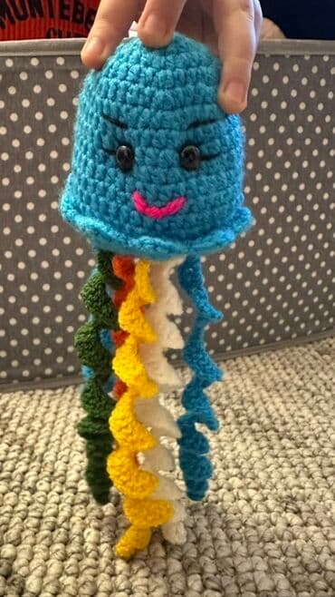 dovşan papaq: Müxtəlif qiymətlərə 5-15 azn arası yumşaq plyuş oyuncaqlar Təsvir: - — 10