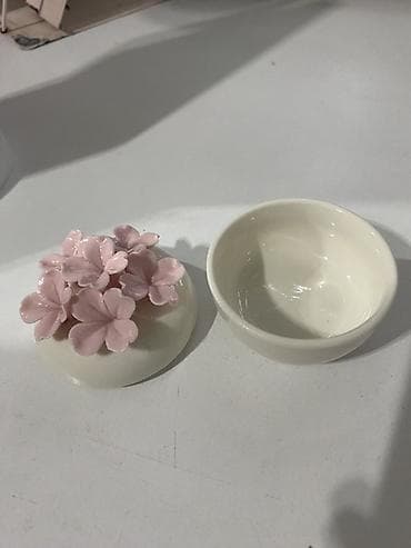 Keramika dekorativ qab – qapaqlı - Material: cilalı keramika - Rəng — 2