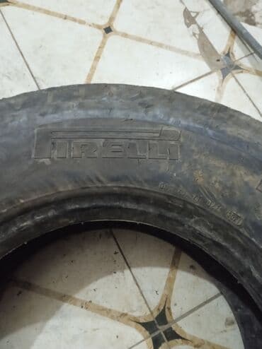 Qaşıqlar: Şin Pirelli 235 / 75 / R 17.5 — 3
