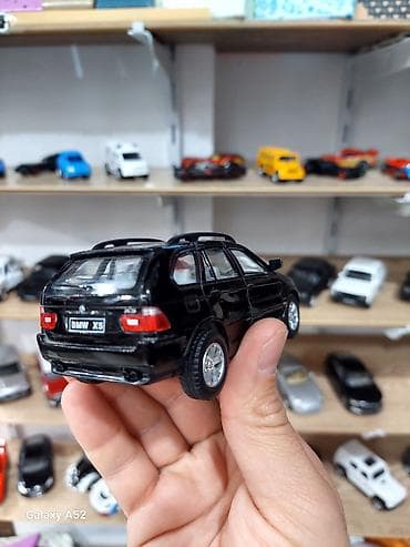 suktur: Metal kolleksiya modeli – BMW X5 4.4i (E53) - Miqyas: təxmini — 2