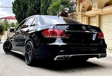 mercedes e class turbo az: Mercedes-Benz E-Class sedan - Kuzov: qara rəng, AMG üslublu eksteryer — 3