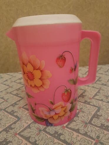 iran qablari: Su qabı. Təzə. Plastik. İran istehsalı. Hündürlüyü - 21 sm, Diametri — 8