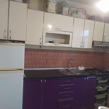 Mətbəx mebeli . 150 AZN. Üzərində heç nə verilmir rezapalı yoxdu