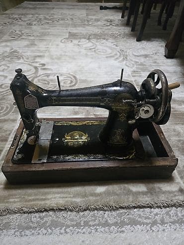 Kolleksiyaçılar və dekor həvəskarları üçün köhnə tip əl tikiş maşını