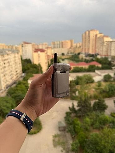 philips xenium 9@9s: Sony rəng - Boz, Düyməli — 2