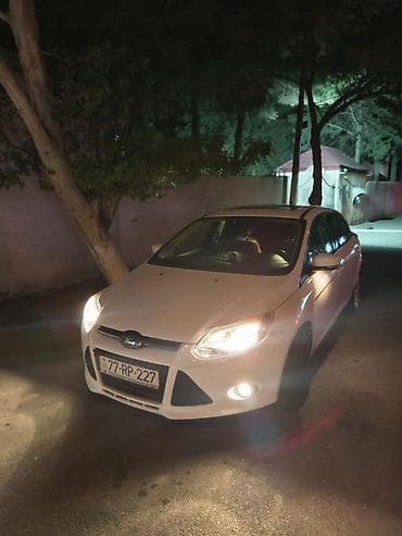 kia ceed oluxana: Ford Focus: 1.6 l | 2014 il 83000 km Sedan — 6