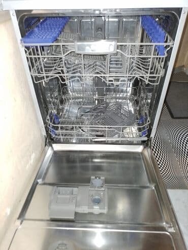 Nehrə aparatları: Qabyuyan maşın LG, Tam qabaritli (60 sm.), Ayrıca dayanan — 2