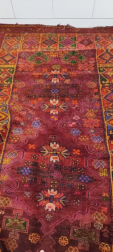 Xalça – əl toxuması, şərq üslublu, zəngin naxışlı - Rəng palitrası