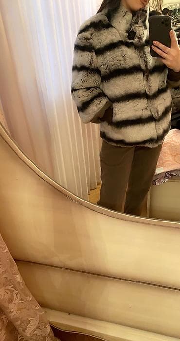 Wilwila wuba 2,3defe geyinilib s,m razmer 850azne alinib 350 Azn